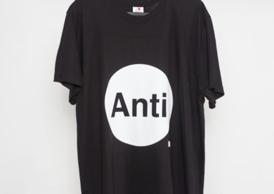 Anti — T-shirt
